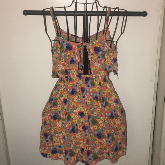 Cute Peek-A-Boo Back Floral Mini Dress - Picture 3 of 7